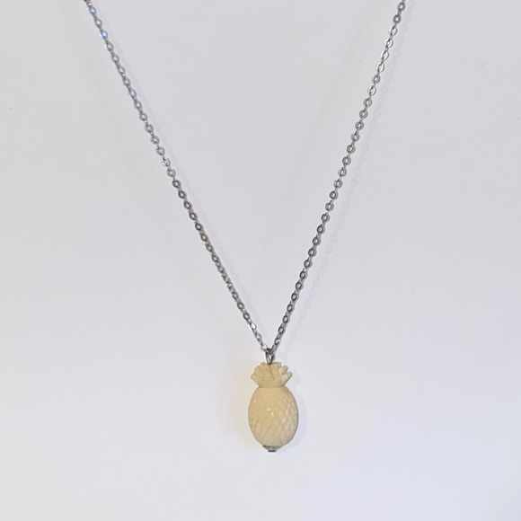 Vintage Hand Carved Celluloid Pineapple Pendant Necklace - Picture 8 of 9